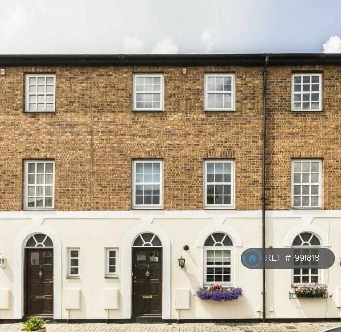4 bedroom house in Copenhagen Gardens, London, W4 (4 bed) (#991818)