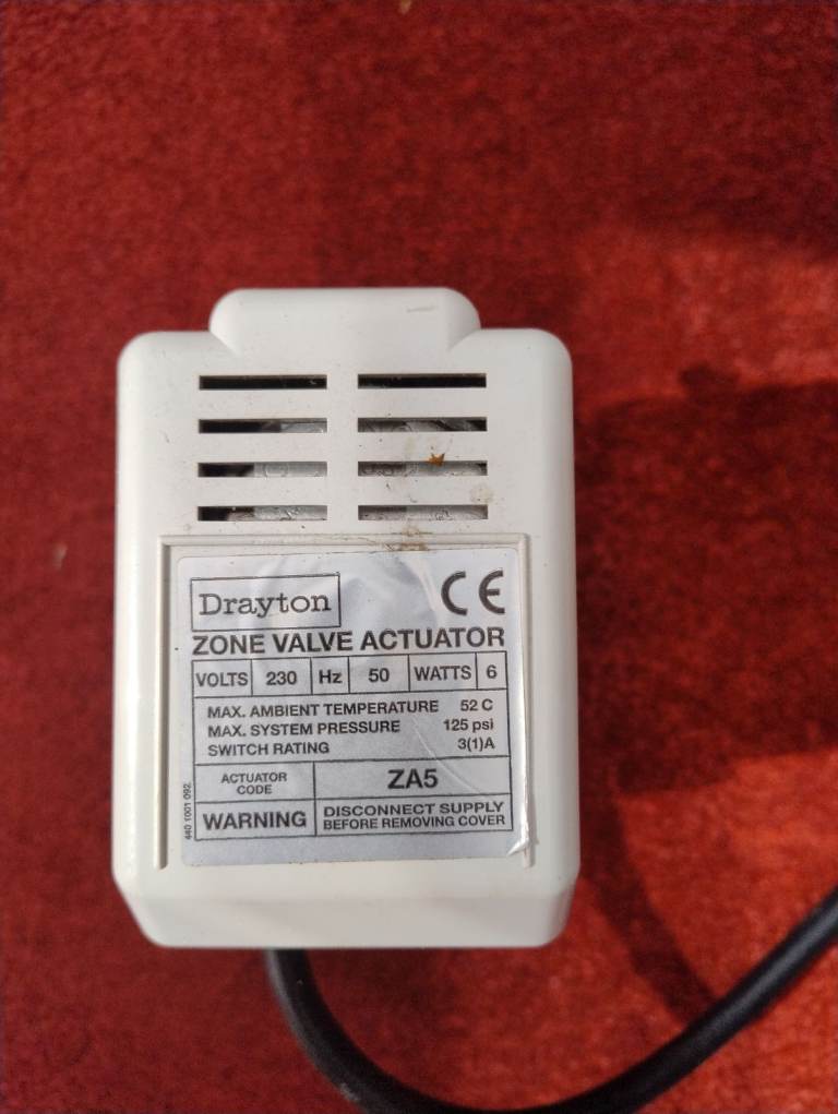 2 x Drayton two port 22mm zone valves.