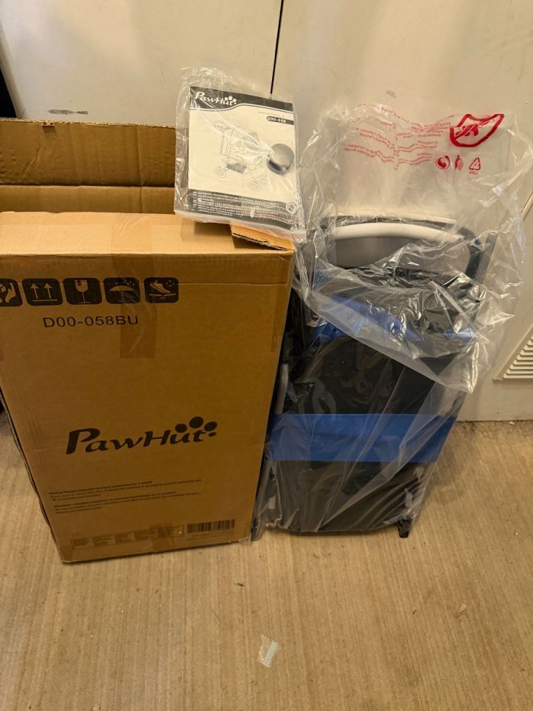 Pawhut 4 wheeler pet stroller pram new 