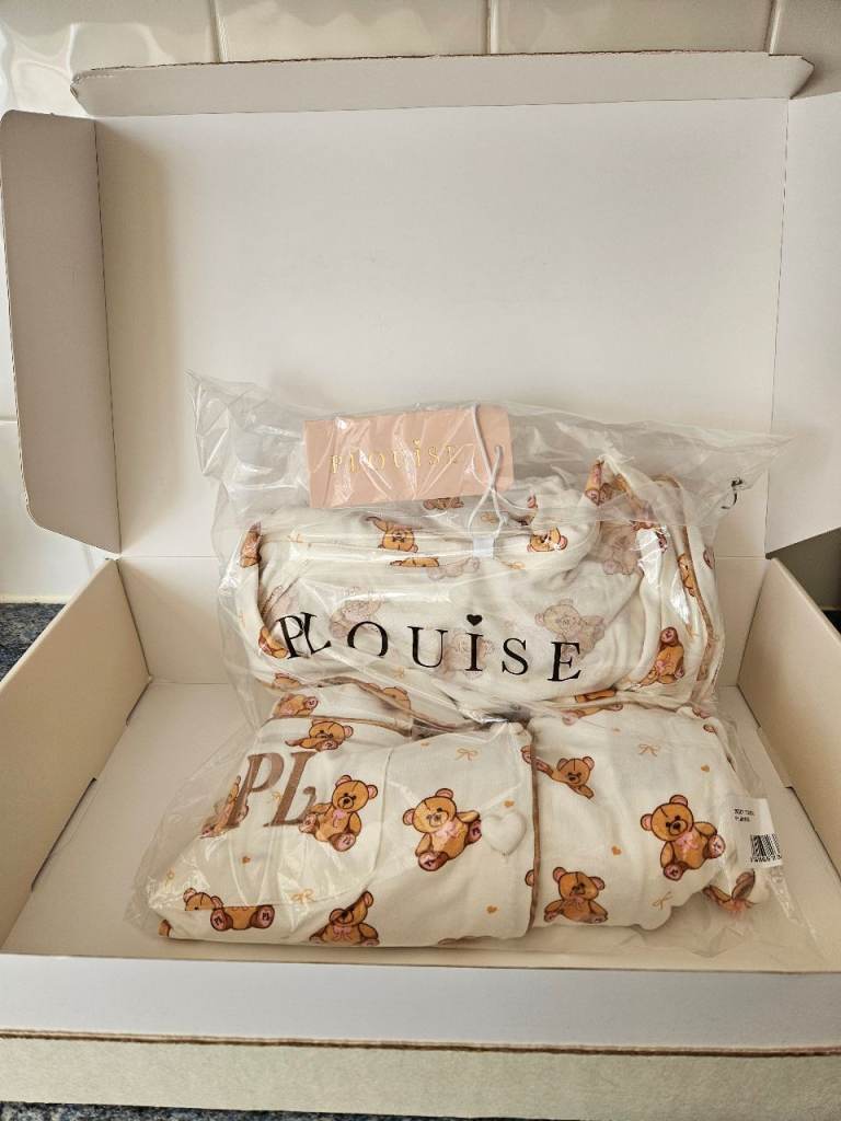 New in packet p louise pjs size S 
