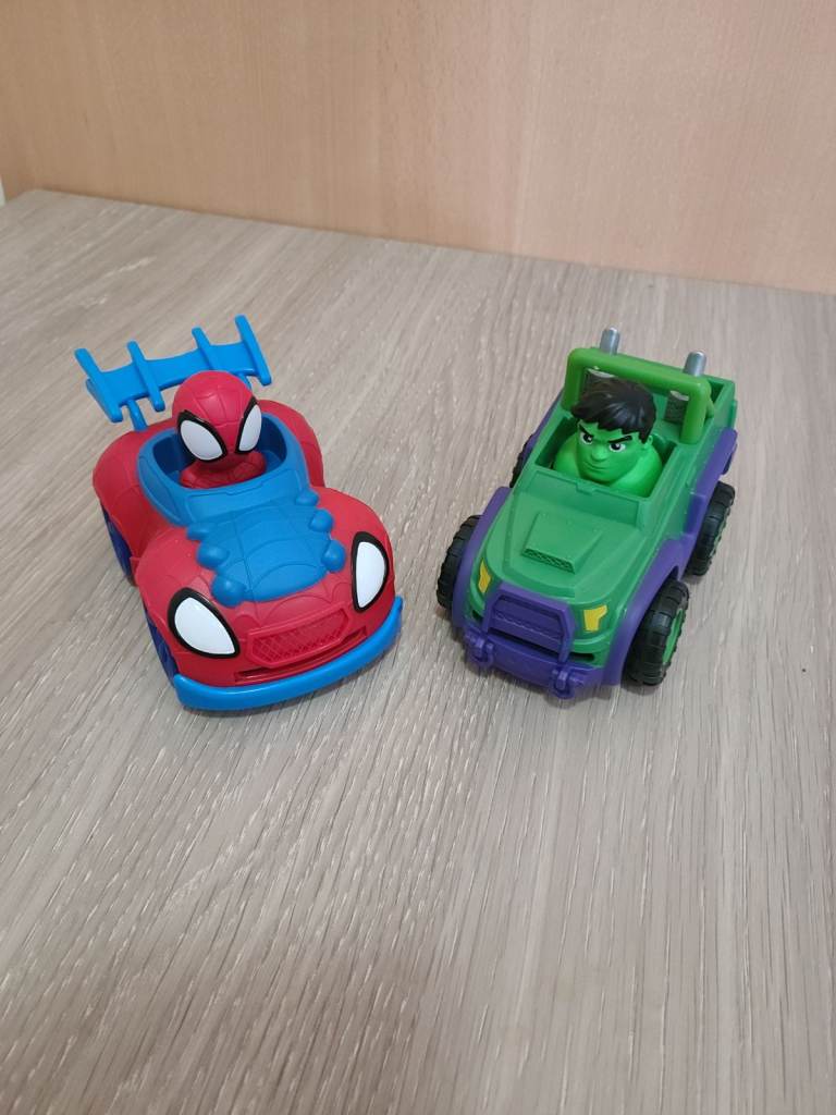 Spidey and hulk in there cars