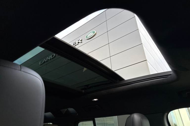 2025 Land Rover Defender 110 4.4 P635 V8 MHEV OCTA Auto 4WD Euro 6 (s/s) 5dr SUV Automatic