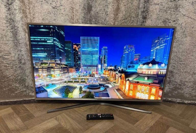 Samsung 42” Led Smart 3D Wifi Full Hd Ultra Slimline Tv Remote & Stand New Condition