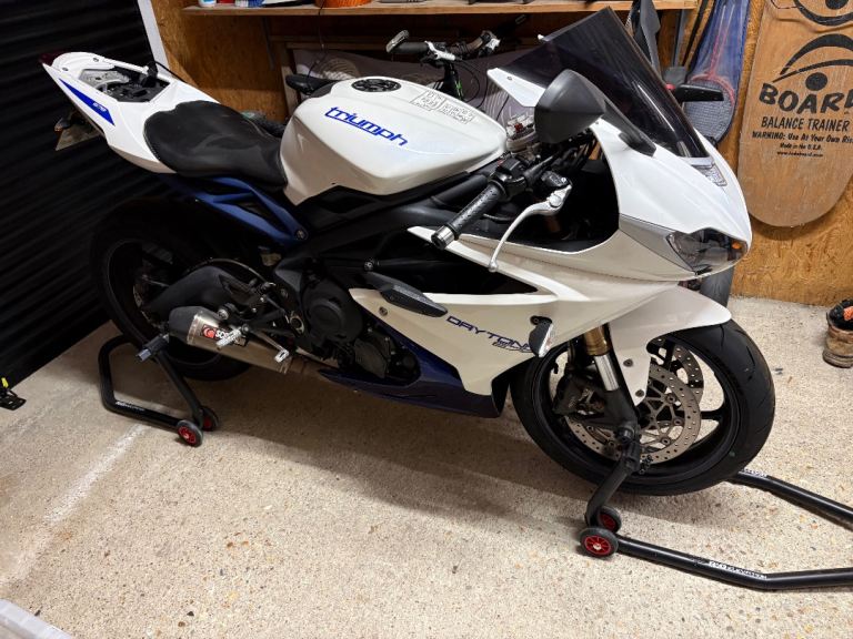 Triumph, DAYTONA, 2015, 675 (cc) ABS