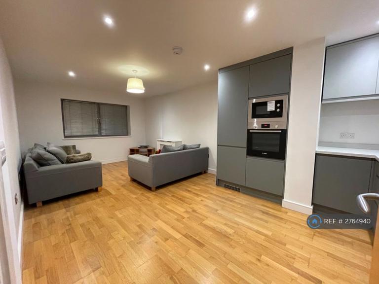 2 bedroom flat in Thomas Court, Bristol, BS1 (2 bed) (#2764940)