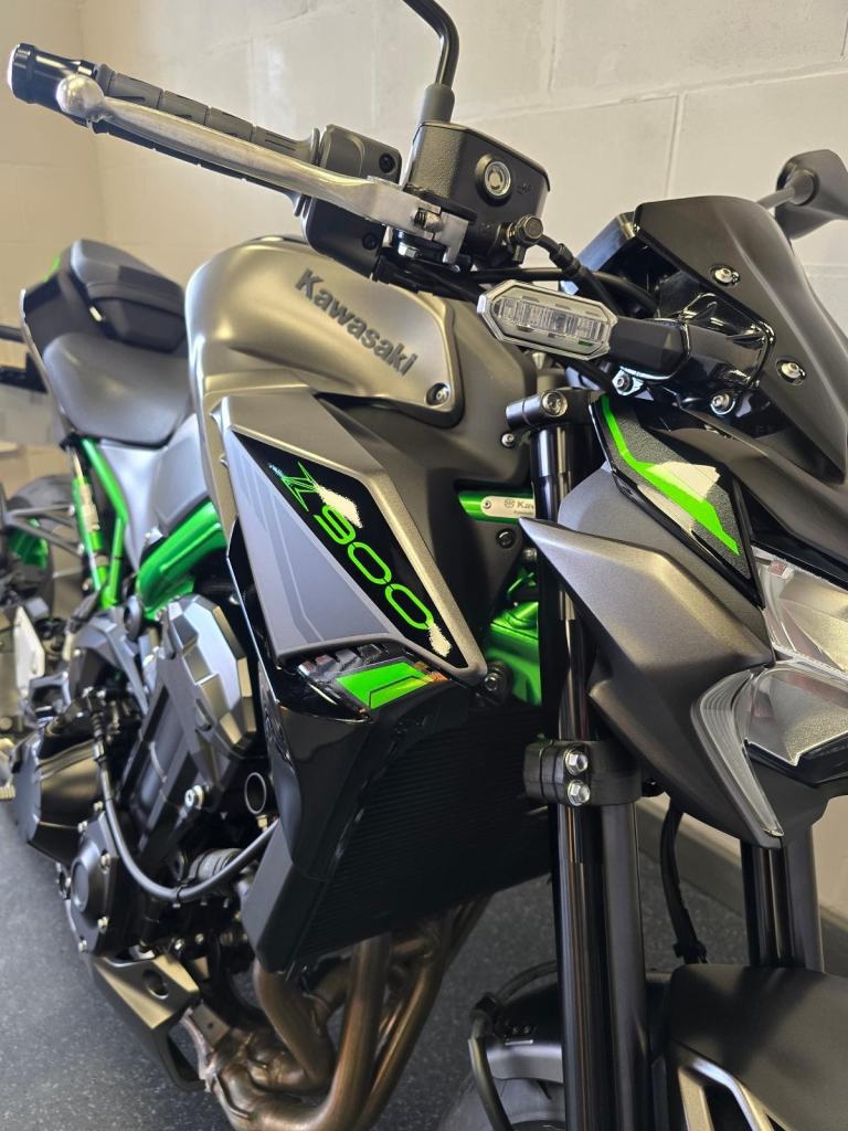 Kawasaki Z900 ZR 