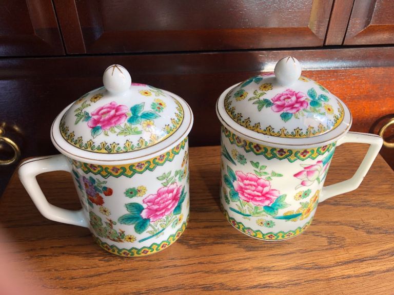 Chinese lidded mugs