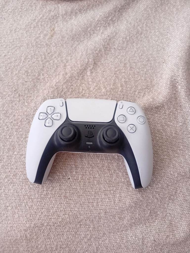Sony PS5 DualSense Controller – White, Perfect  Condition