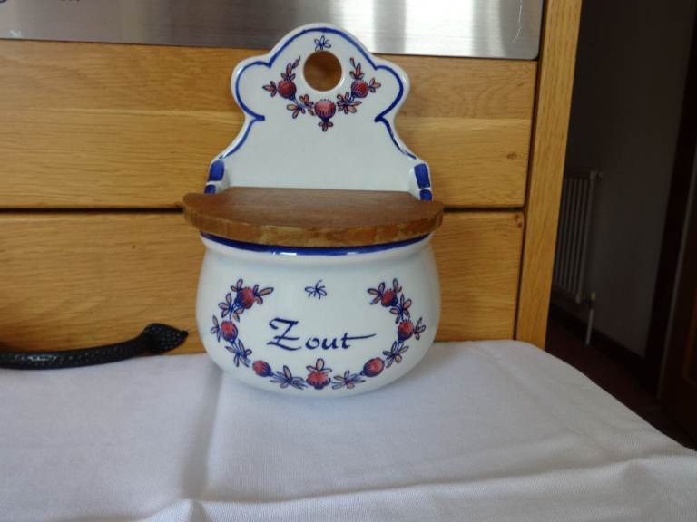 Decorative hanging Salt pot. Manufactured in the 50's by GOUDA in the Netherlands