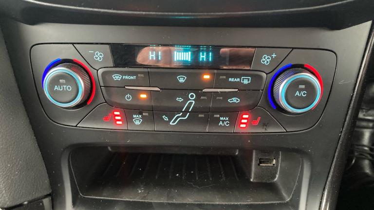 2016 Ford Focus 1.0 EcoBoost 125 Titanium X 5dr Petrol Hatchback Hatchback Petrol Manual