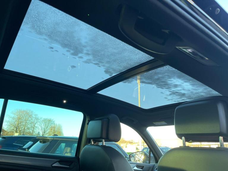 2020 Volkswagen Tiguan 1.5 TSI EVO R-Line Tech DSG Euro 6 (s/s) 5dr ESTATE Petrol Automatic