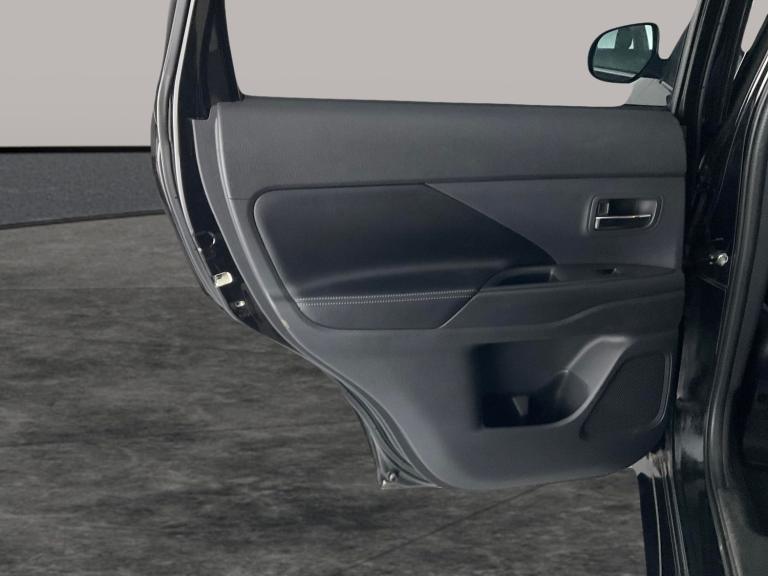 2015 Mitsubishi Outlander 2.0h 12kWh GX4hs SUV 5dr Petrol Plug-in Hybrid CVT 4WD Euro 5 (s/s) (20...