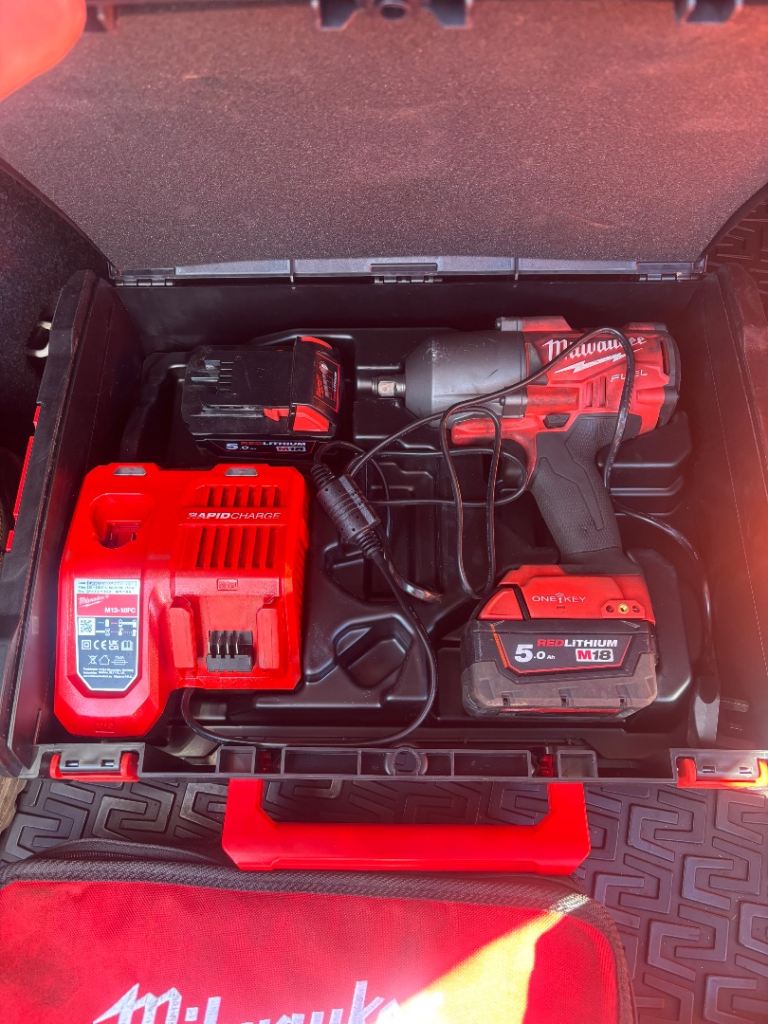 Milwaukee 1/2 nut gun 