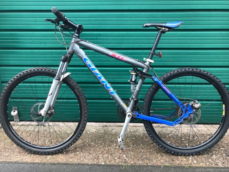 GIANT XTC full suspension Mountain Bike - Good Condition 