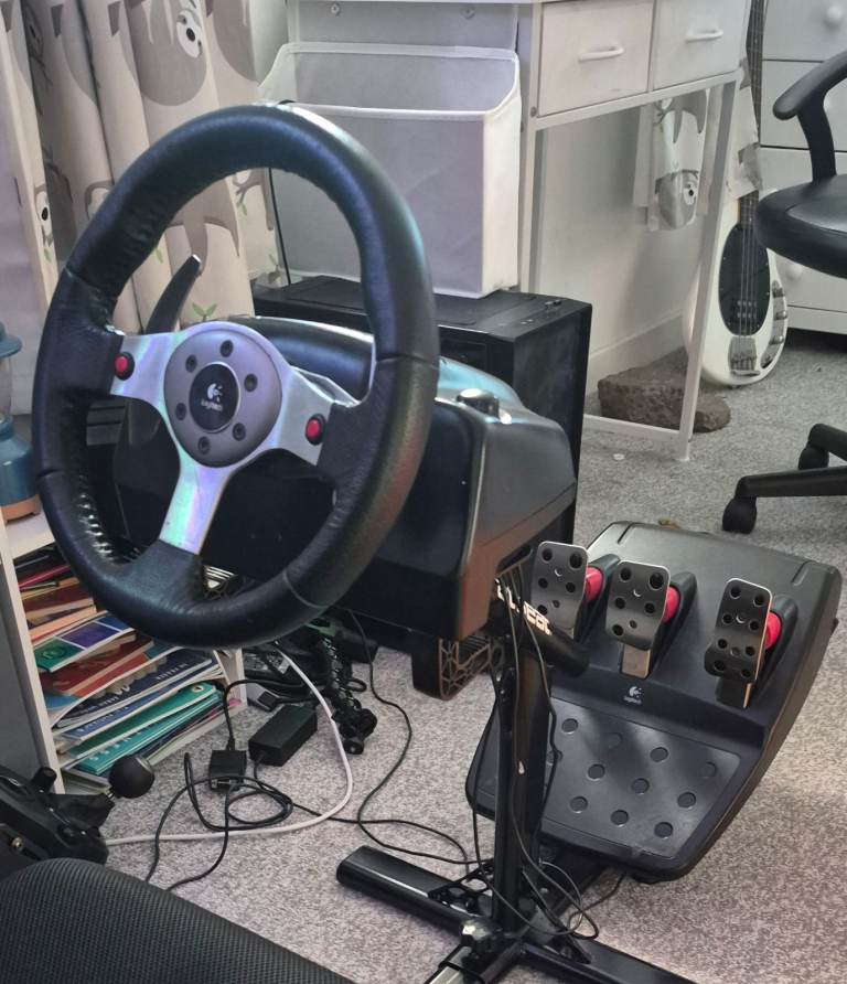 Logitech G25 Racing Wheel + Pedals