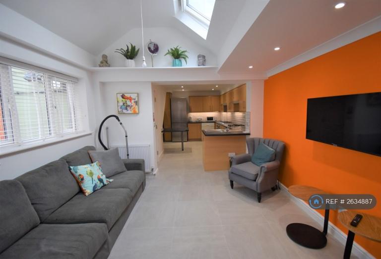 8 bedroom house in Granby Gardens, Reading, RG1 (8 bed) (#2634887)