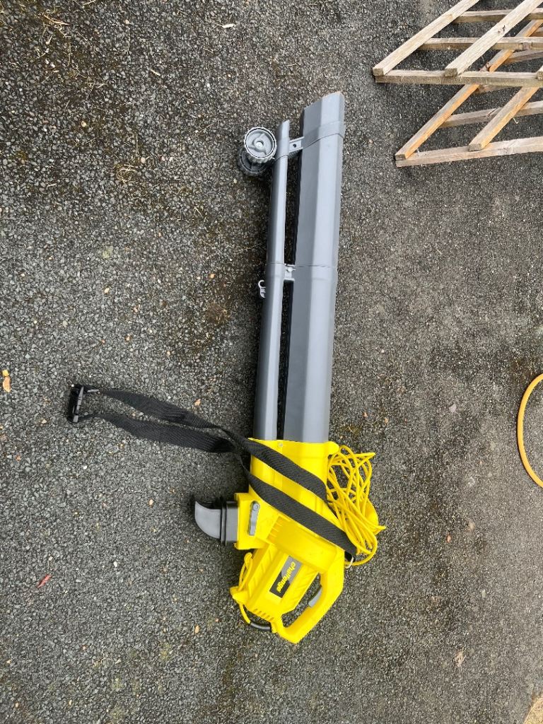 Leaf blower and suction 