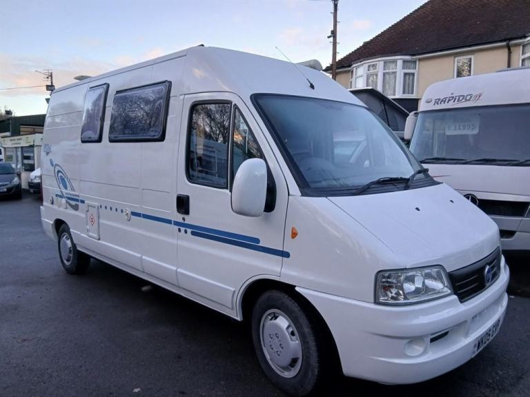 Adria Twin Rear Fixed Bed)