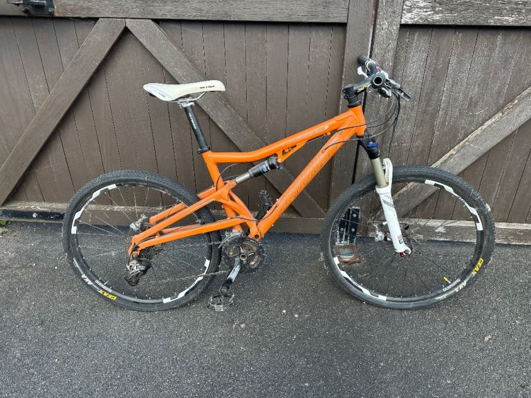 Santa Cruz Superlight