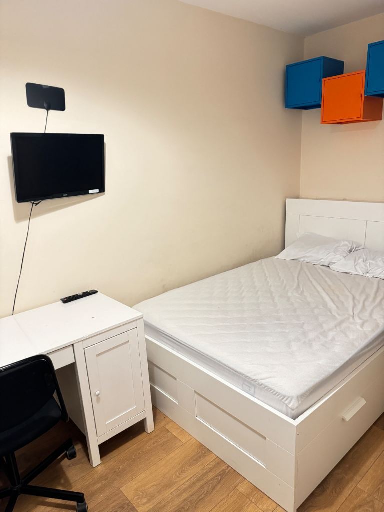 Small double room