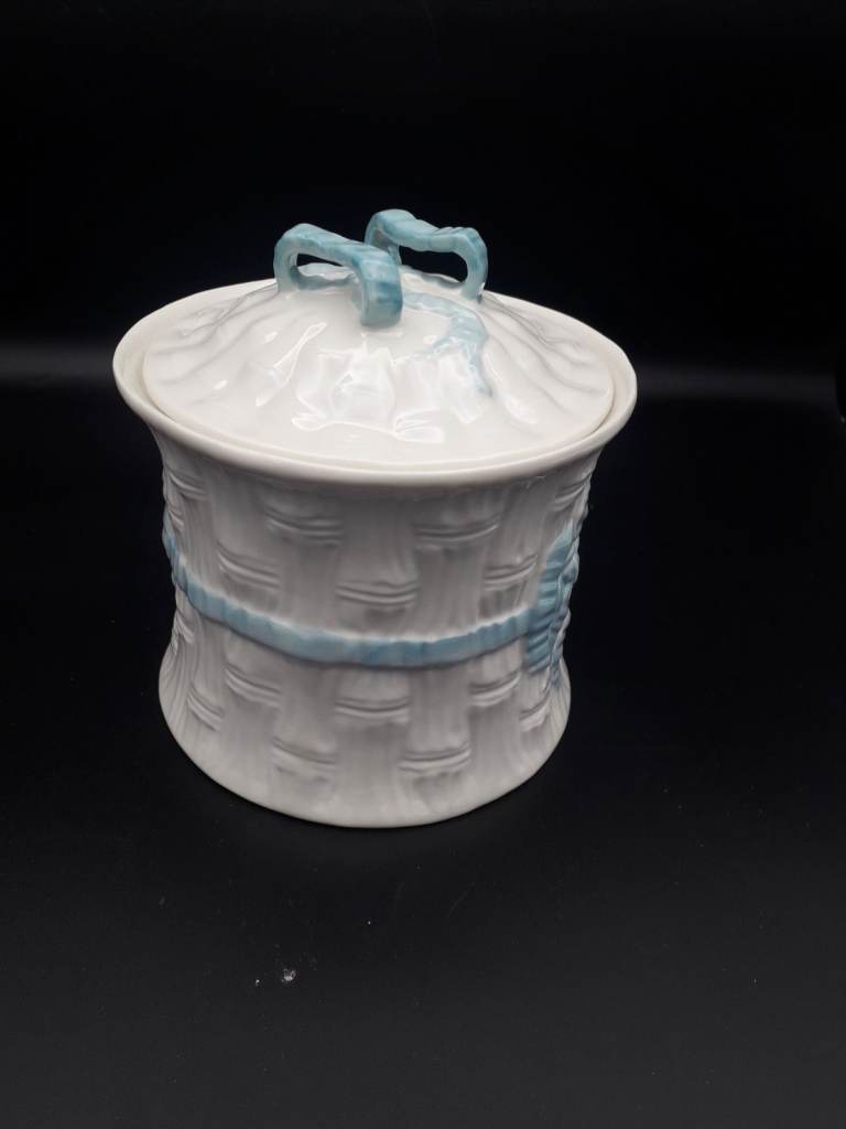 Belleek Ribbon Lidded Biscuit Barrel