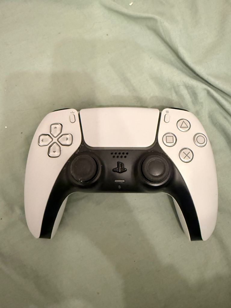 PlayStation 5 controller- White