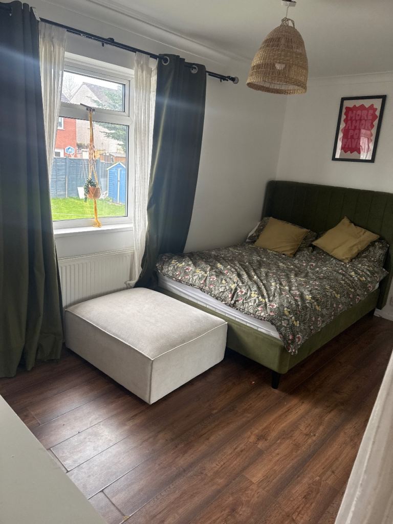 Double room for rent £700