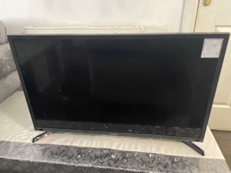 Samsung 32 inch Smart TV