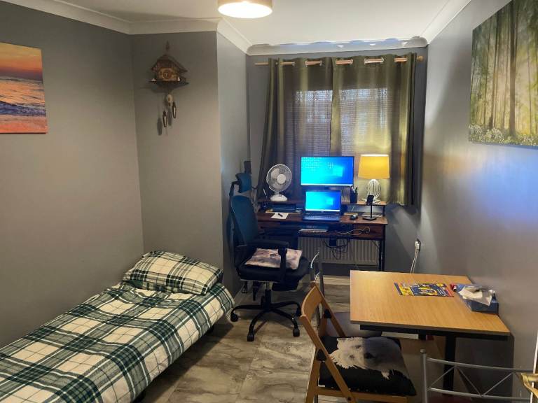 A double room for rent in Smethwick area in Birmingham.