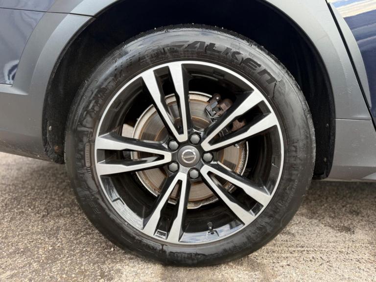 2018 Volvo V90 2.0 D4 Cross Country Pro 5dr AWD Geartronic ESTATE DIESEL Automatic