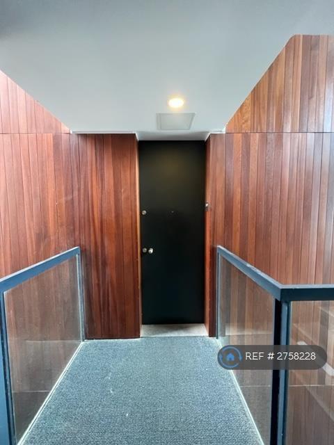 2 bedroom flat in Burton Place, Manchester, M15 (2 bed) (#2758228)