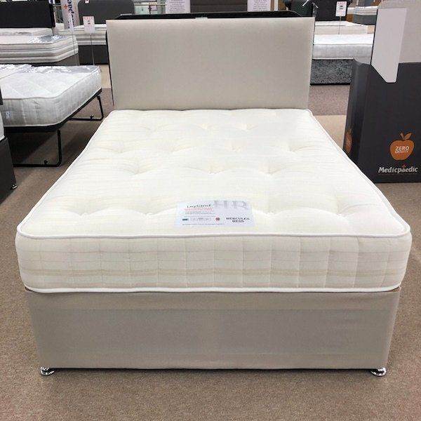 💞💫double size bedframe with soft mattress