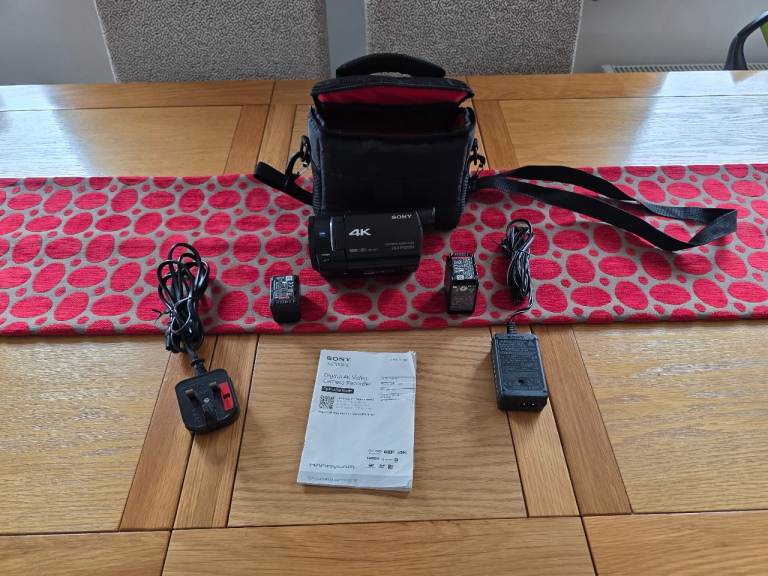 Sony 4K  FDR-AX33 video camera