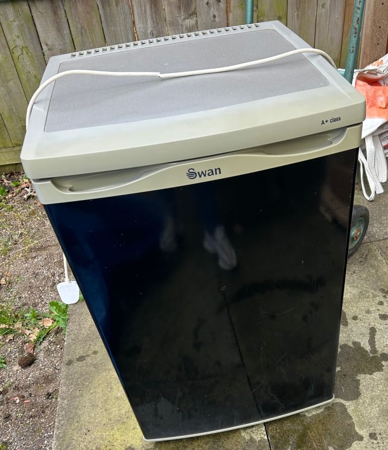 Swan under counter fridge *free