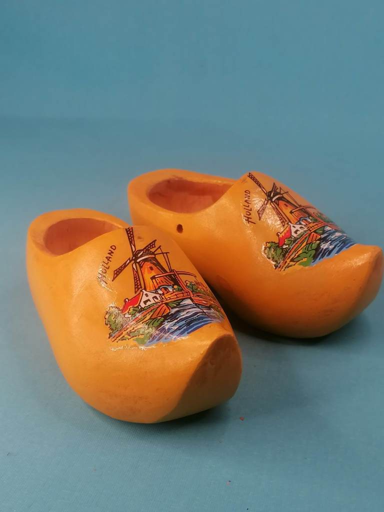 VINTAGE pair Of Hand Painted Wooden Shoes From Holland 