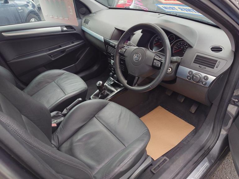 2010 Vauxhall Astra 1.6i 16v Elite 5dr HATCHBACK Petrol Manual