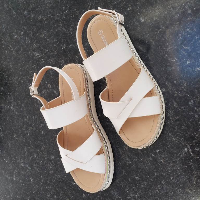 Girls sandals sizes 5