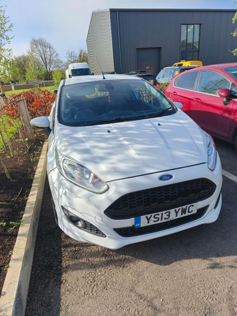 Ford Fiesta 1.6ZS Van 12 Months MOT No Advisories 