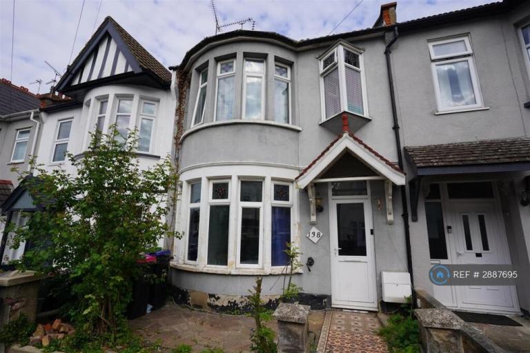 1 bedroom in Beedell Avenue, Westcliff-On-Sea, SS0 (#2887695)