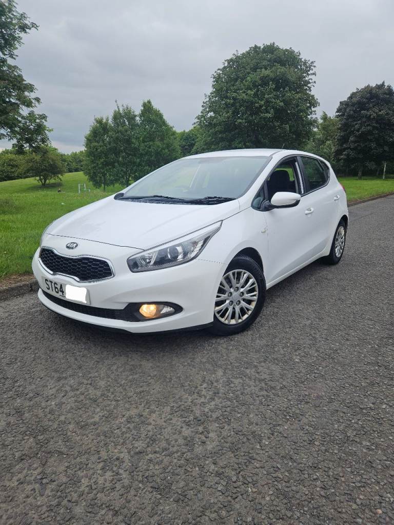 64/ kia ceed crdi diesel  £20 road tax sim focus i30 308 astra