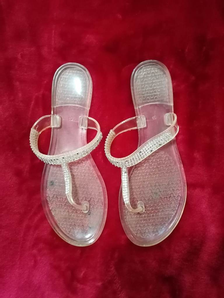 Women's rubber slippers