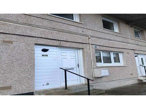 Newly Renovated 2-bedroom Ground Floor Maisonette to-let, 100m from Cambuslang train station