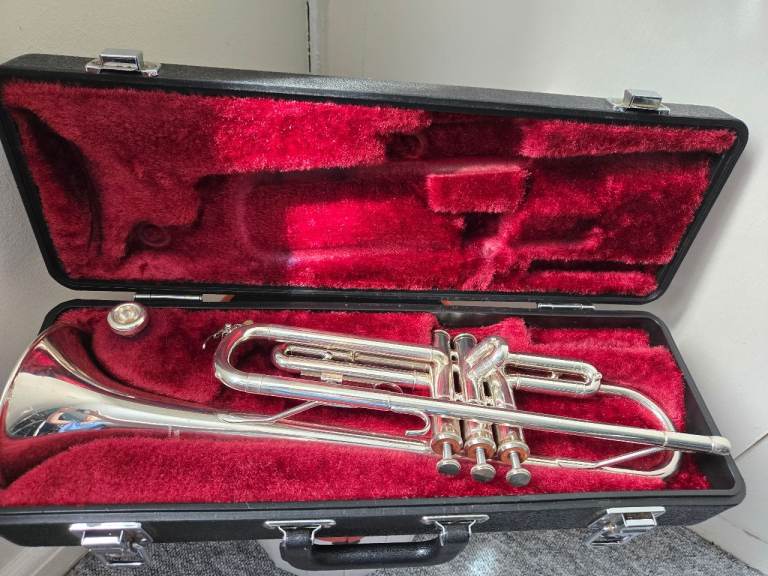 Yamaha YTR1335 silver-plated trumpet