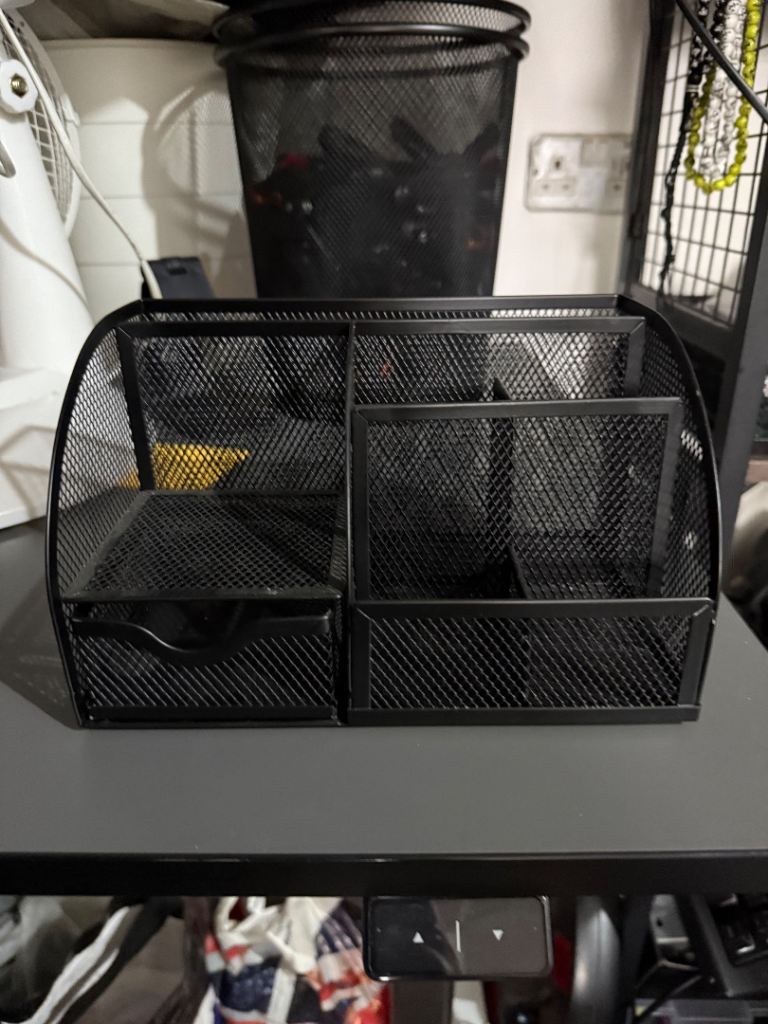 Desk organiser 