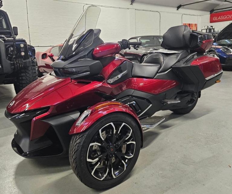 2021 CAN-AM SPYDER RT LIMITED SEMI AUTOMATIC TRIKE - ONLY 400 MILES