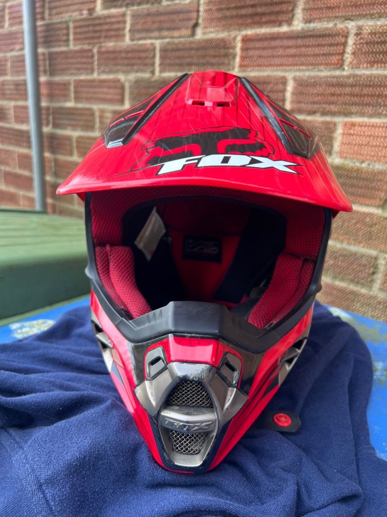 FOX V2 PILOT Helmet – Red, Size M
