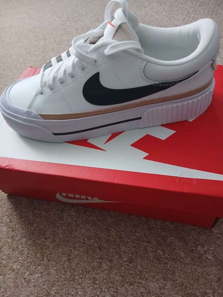 Womens nike trainers