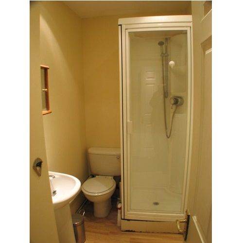 LARGE DOUBLE SEMI-STUDIO FLAT IN HAMMERSMITH GROVE, W6 7HB ***ALL BILLS INC***