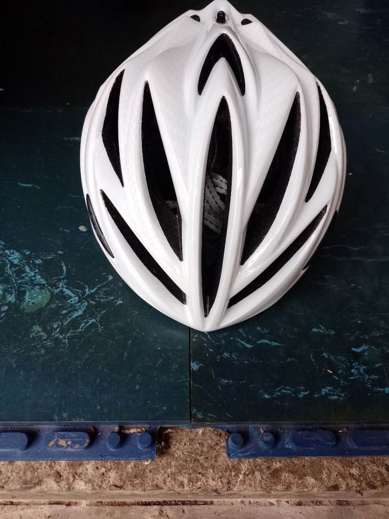 MET Bike Helmet - Excellent condition! Bargain £5!