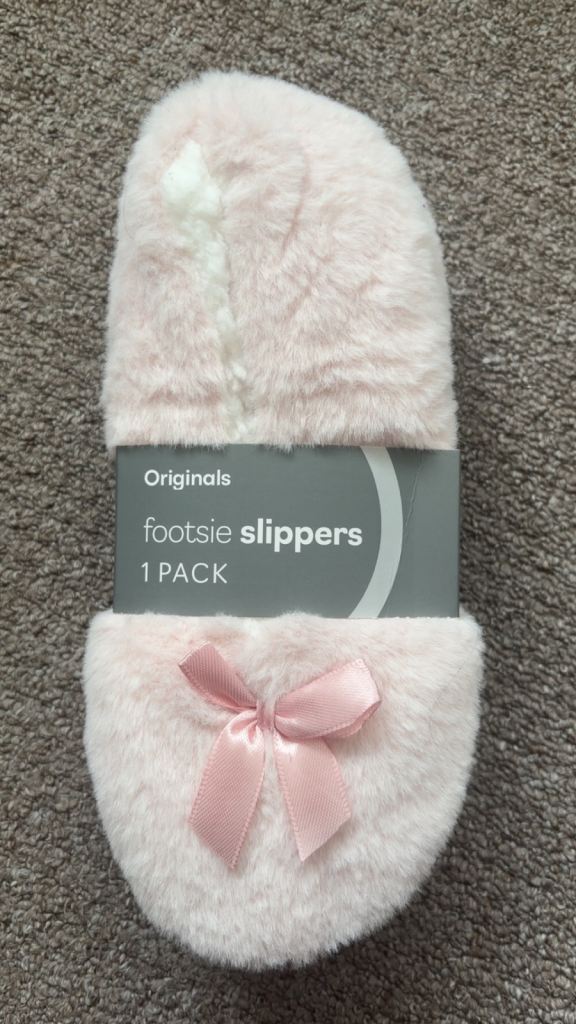 Brand New Fluffy Pink Slippers with Bows- Size 3-5